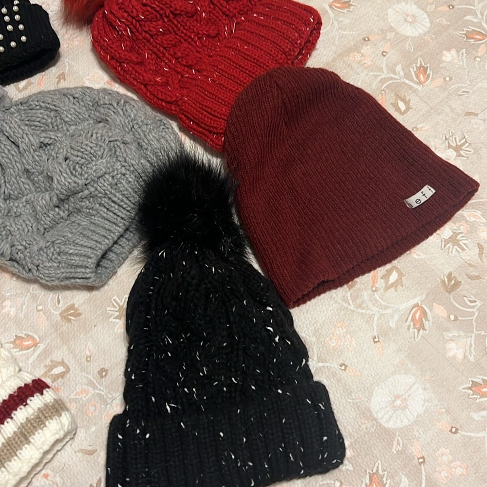 Beanie Set - Picture 2 of 7